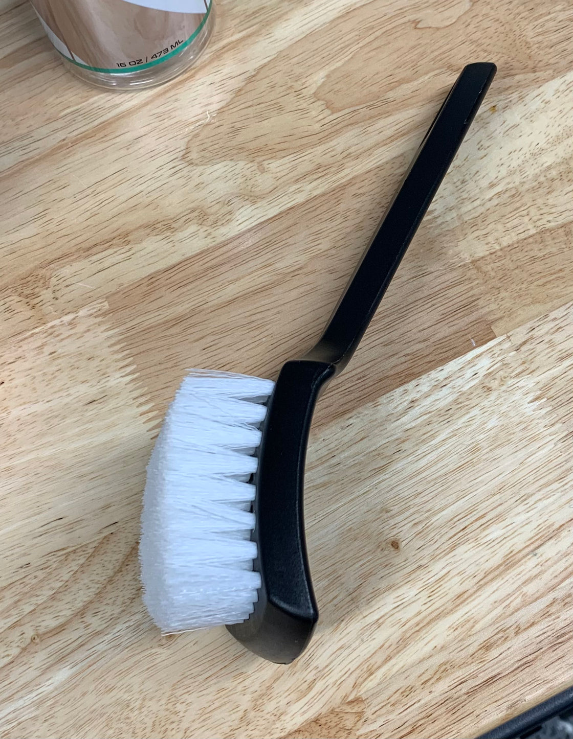 AW30 - Brosse pour pneu